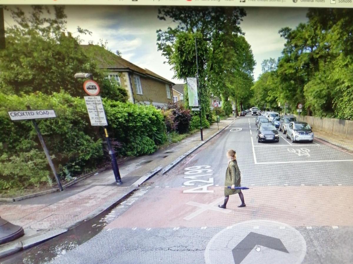 Home From Home, Great Community!! London Exterior photo