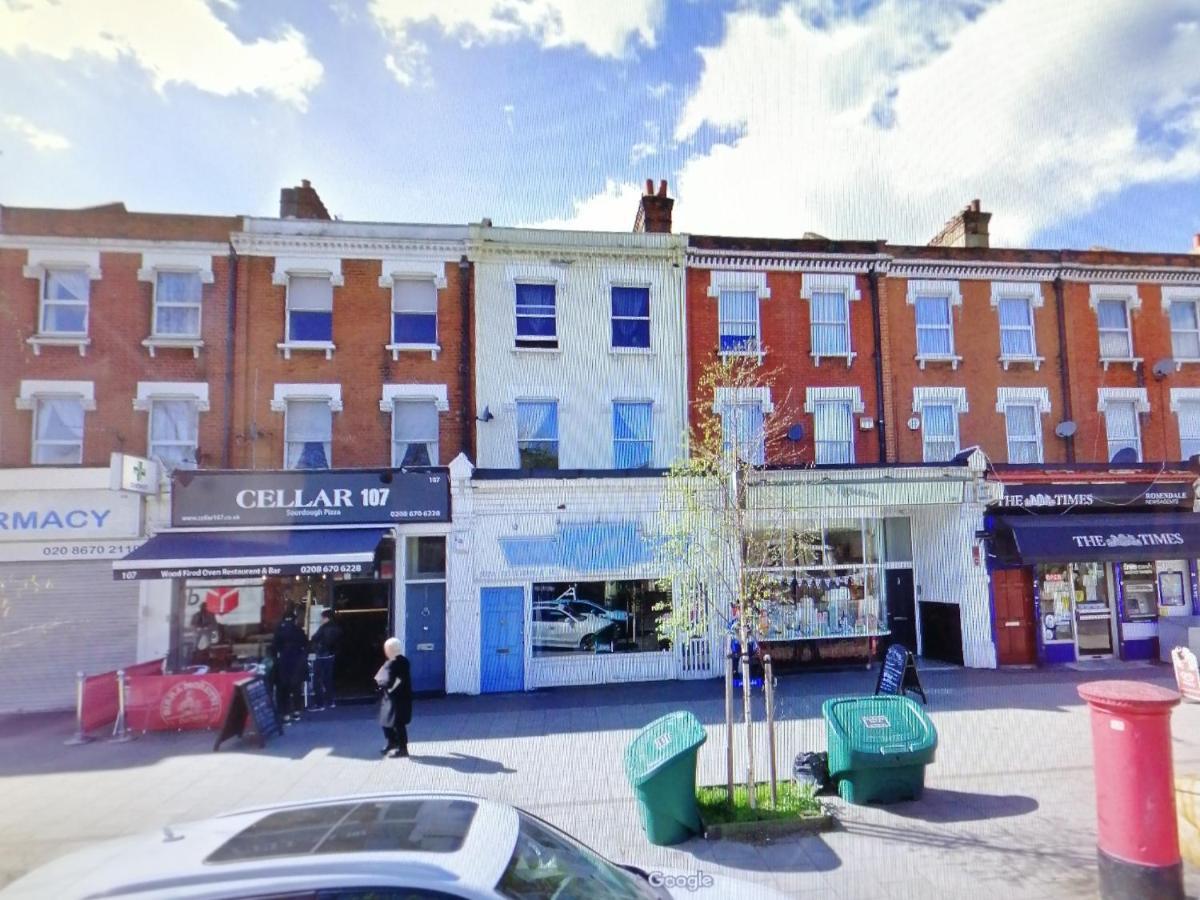 Home From Home, Great Community!! London Exterior photo